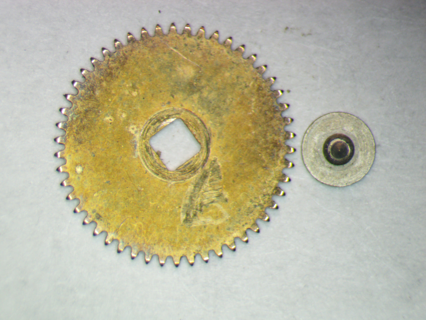 Juvenia 892 ETA 2472 0415 Ratchet wheel w/screw