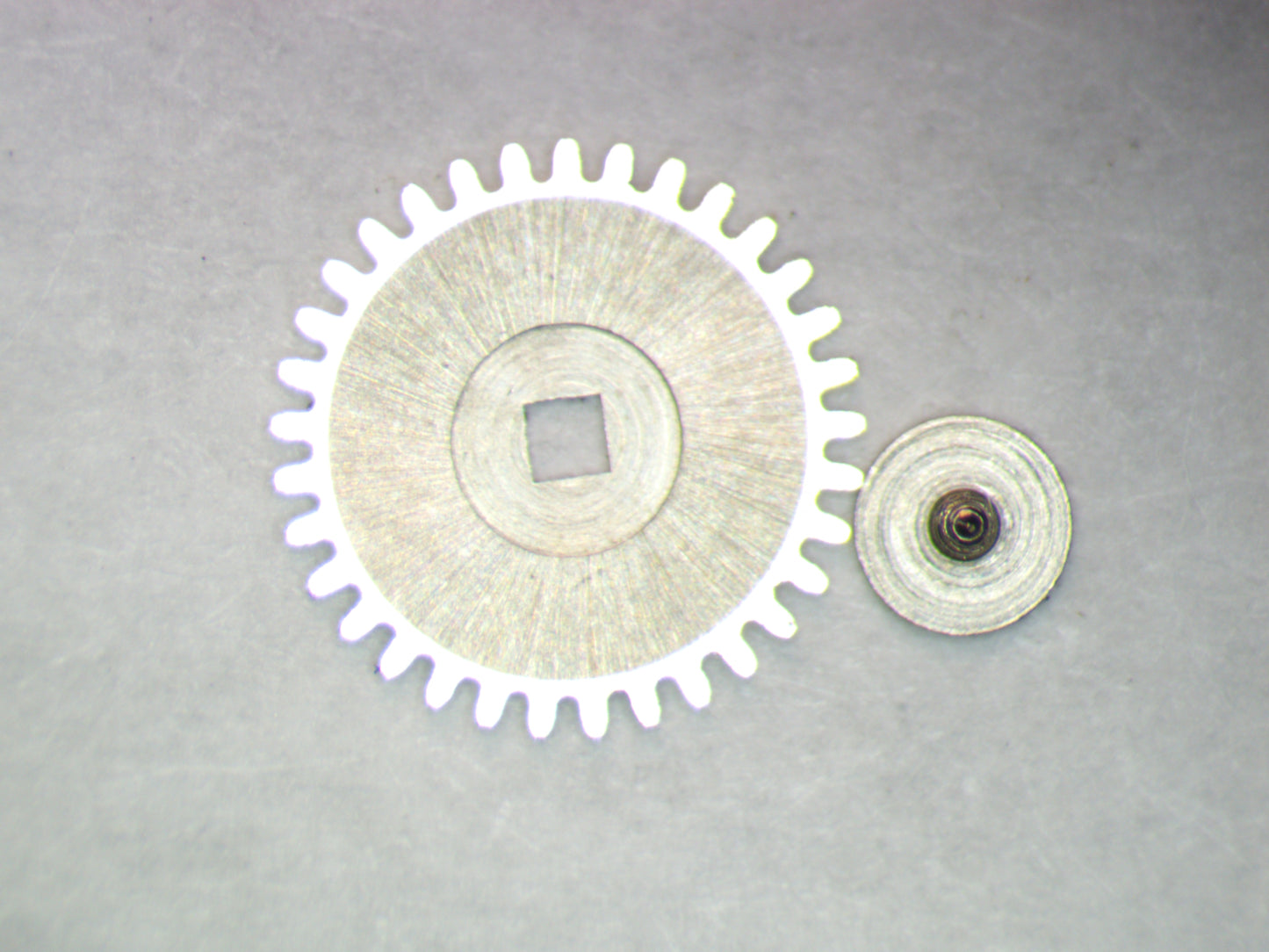 Rolex 1400 0415 Ratchet wheel w/screw