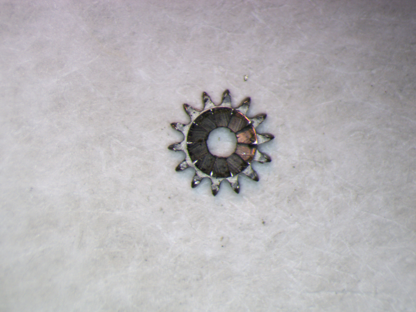 Benrus BH14 ETA 1080 0410 Winding pinion