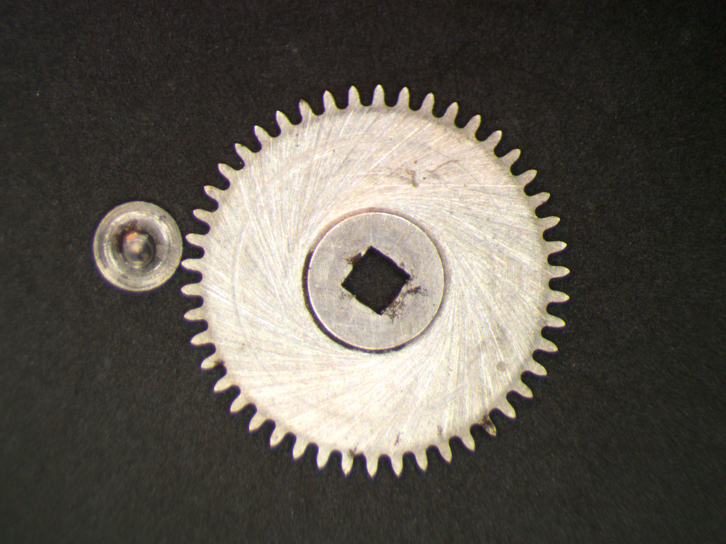 Longines 10L 0415 Ratchet wheel w/screw
