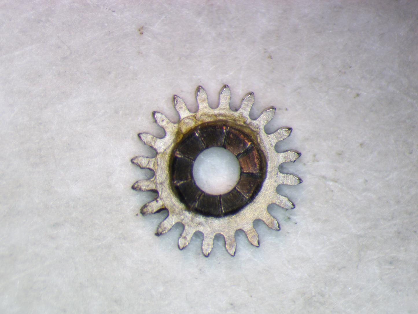 Longines 9L 0410 Winding pinion