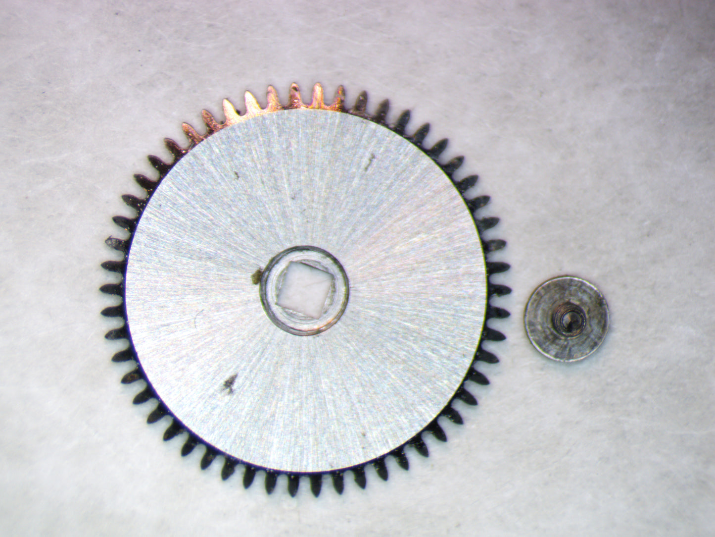 Longines 9L 0415 Ratchet wheel w/screw