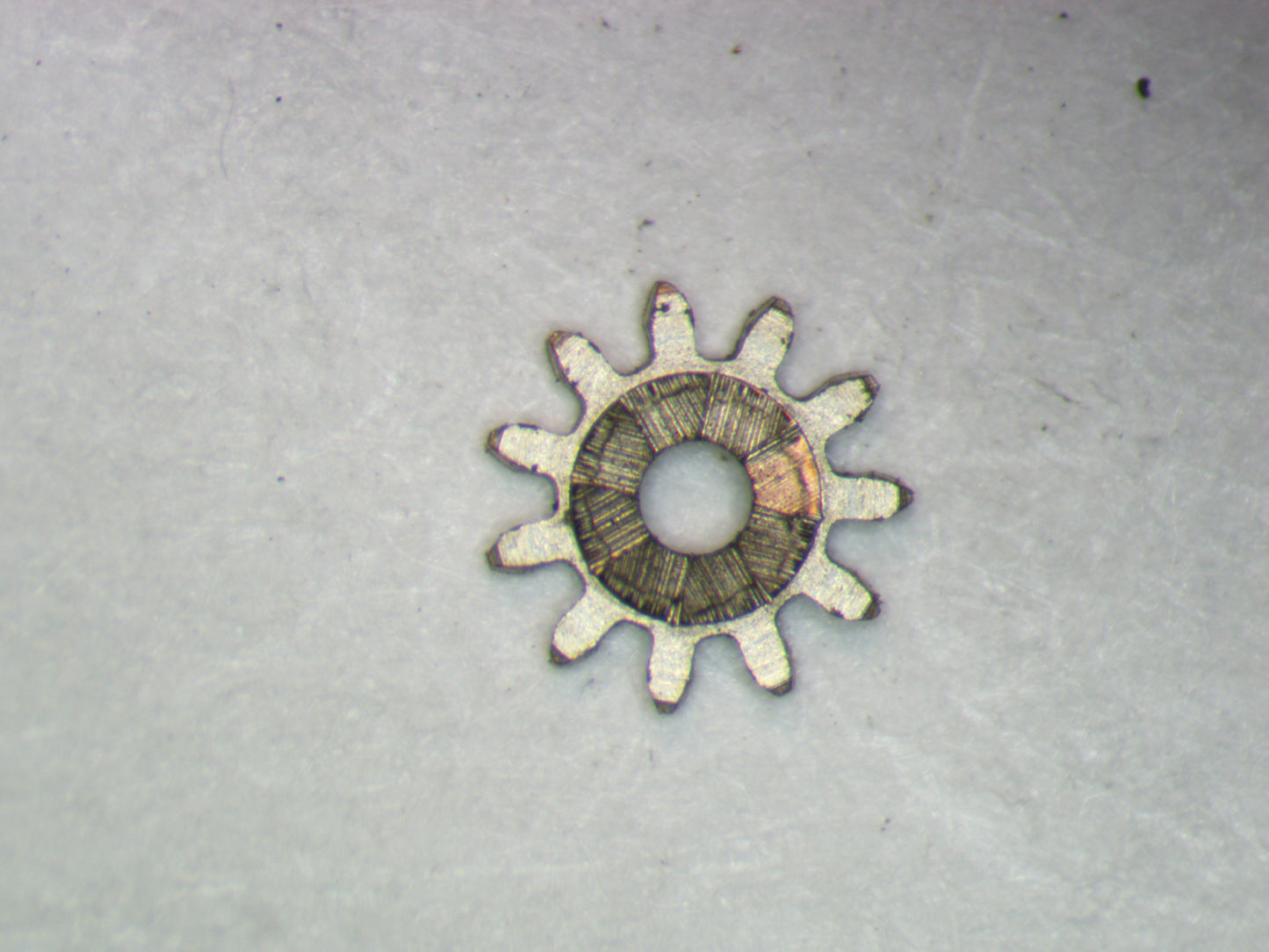 Baume & Mercier 775 0410 Winding pinion