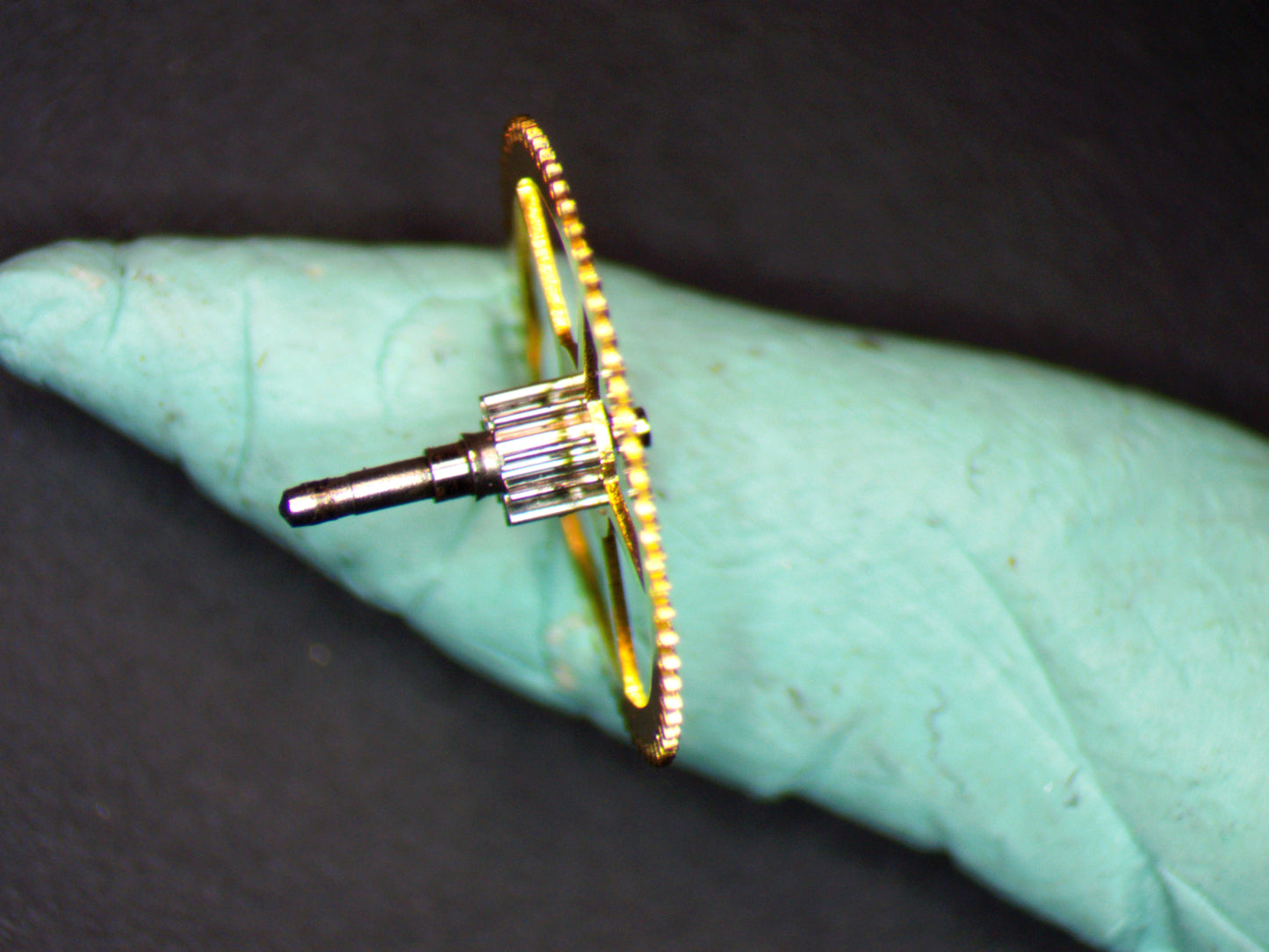 Benrus DN2F ETA 1281 0201 Center Wheel