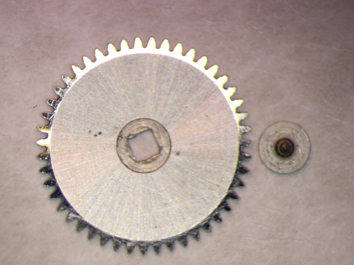 Benrus BH14 ETA 1080 0415 Ratchet wheel w/screw