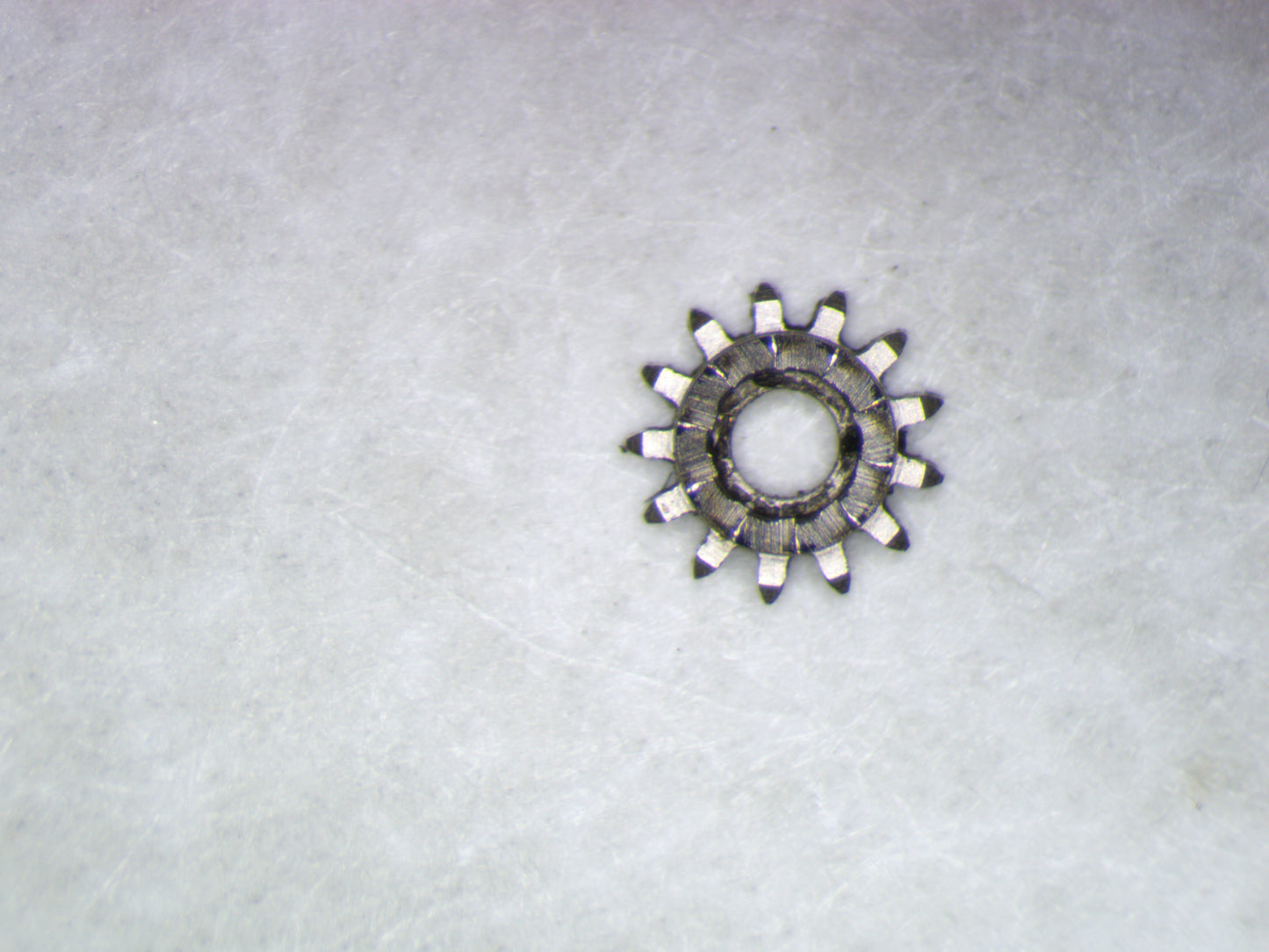 Felsa 1560 0410 Winding pinion