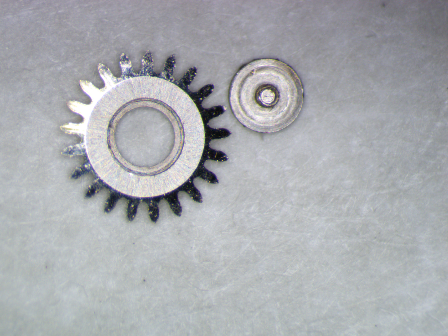 Omega 580 1101 Crown wheel w/screw