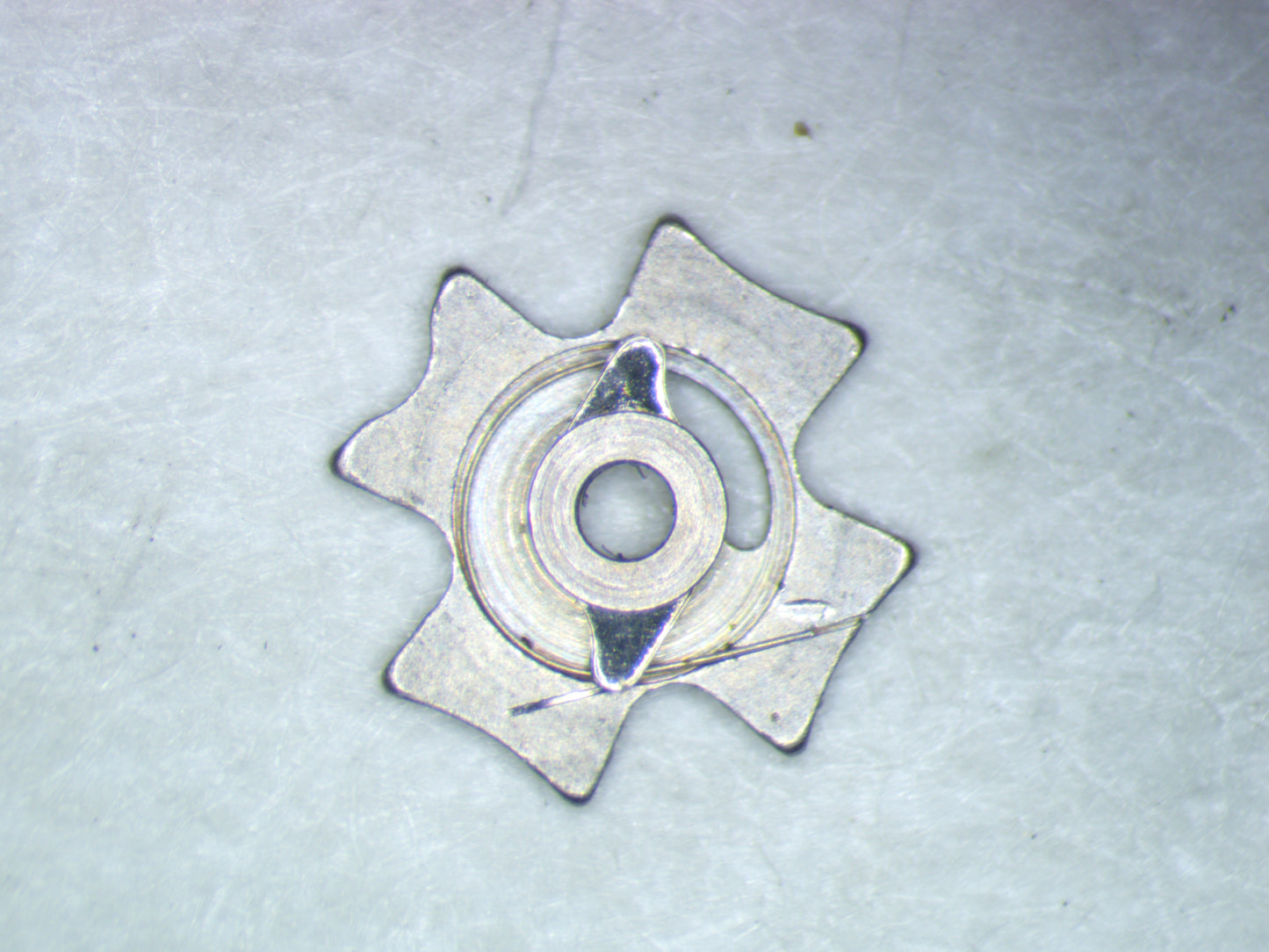 Omega 1481 1553 Maltese cross for date