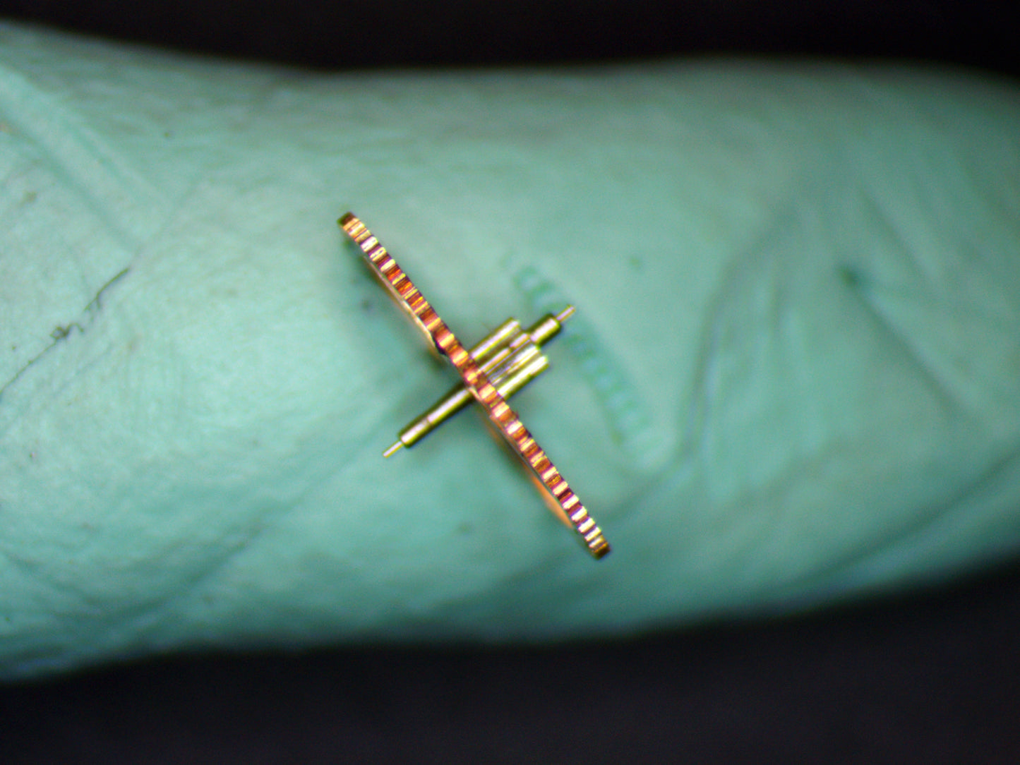 Omega Cal. 650 0225 Fourth wheel and pinion