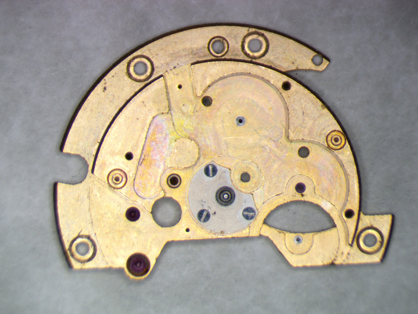 Felsa 1560 0106 Barrel and train wheel bridge