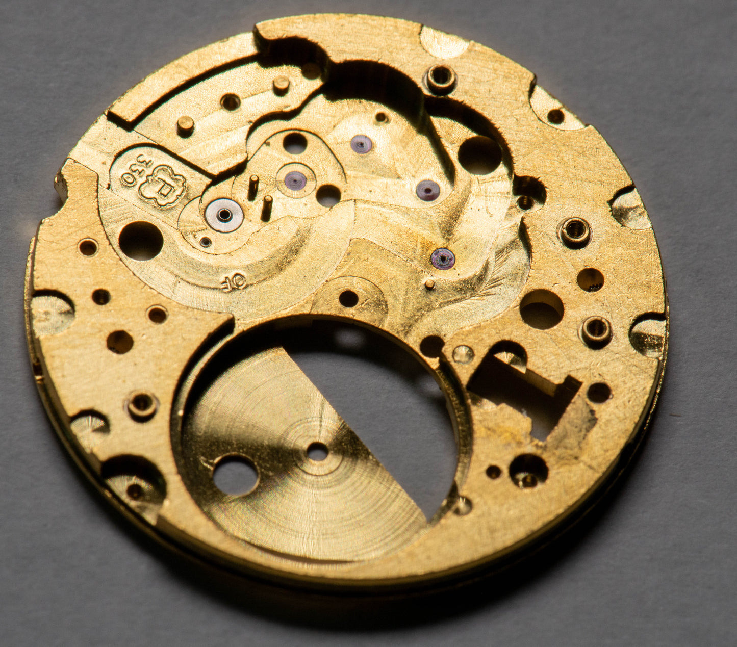 Jules Jurgensen PESEUX 330 0100 Main Plate