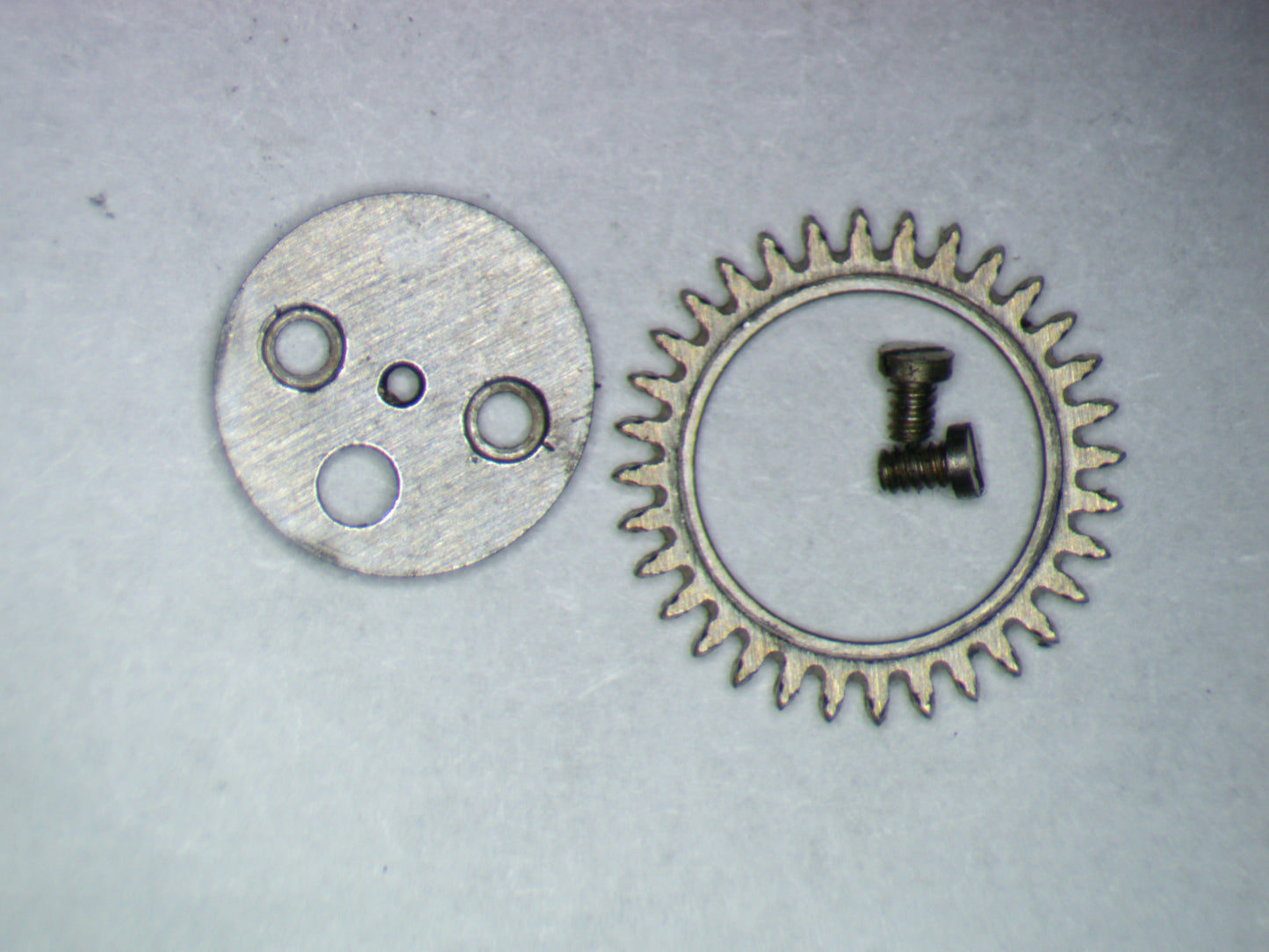 Landeron 48 0420 Crown wheel with core w/screws