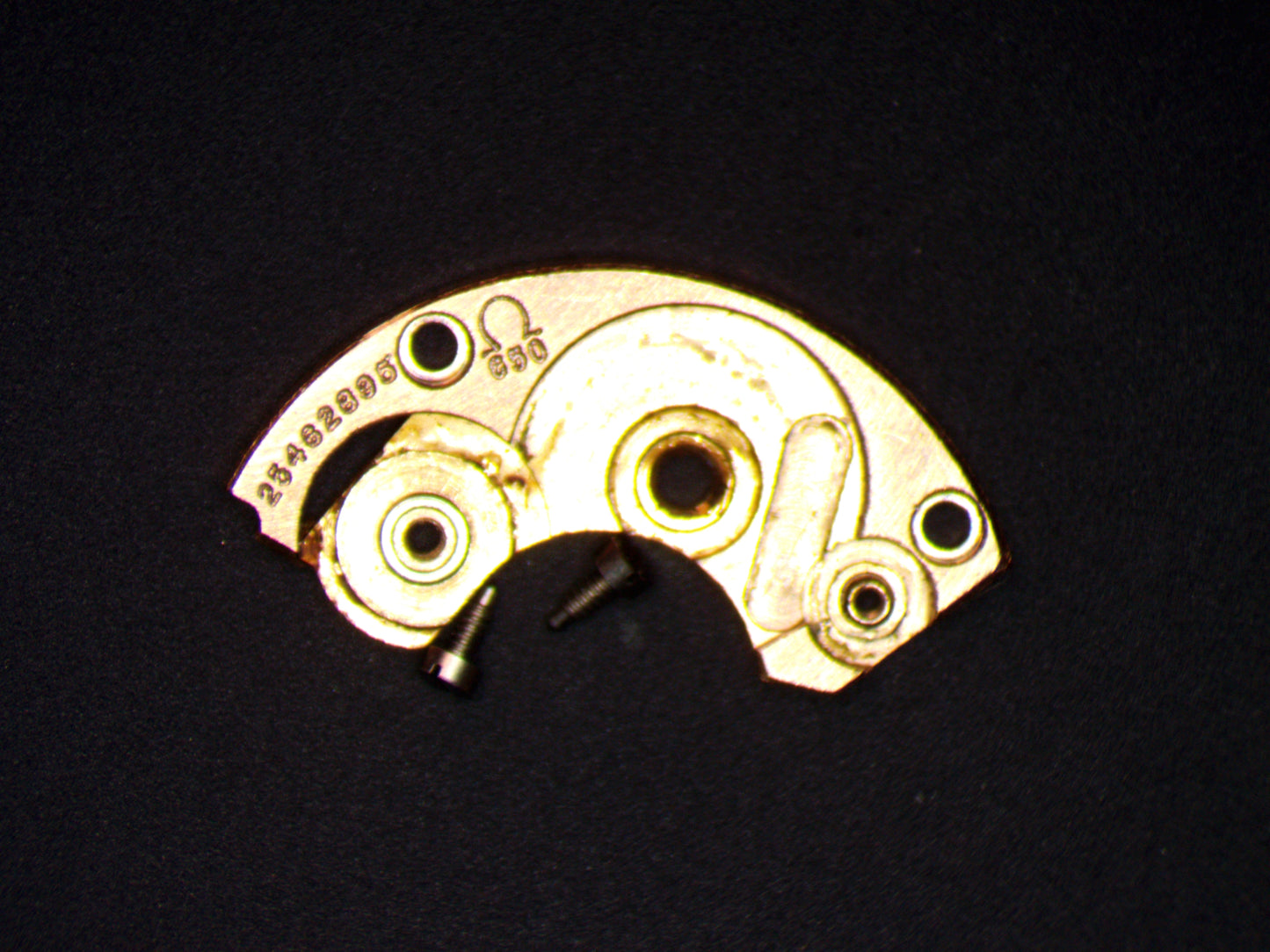 Omega Cal. 650 0105 Barrel Bridge
