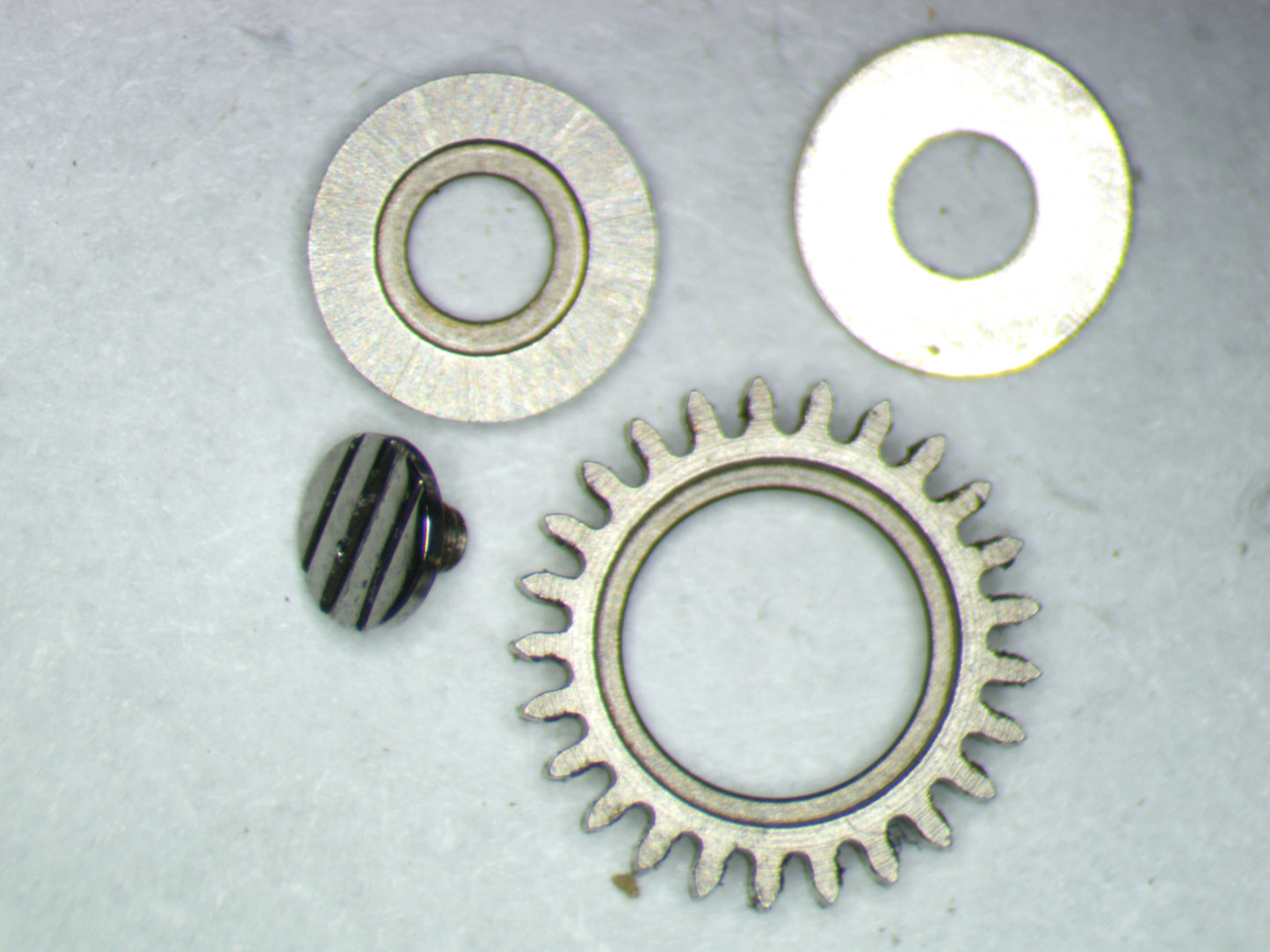 Omega 485 1101 Crown wheel w/screw