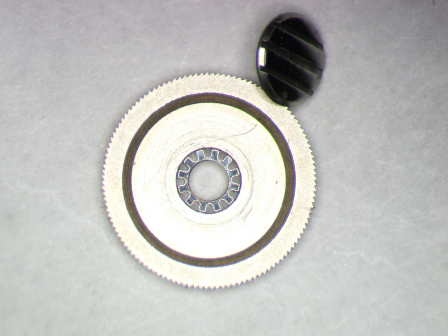 Seiko 7025A 514002 Second Reduction wheel w/screw