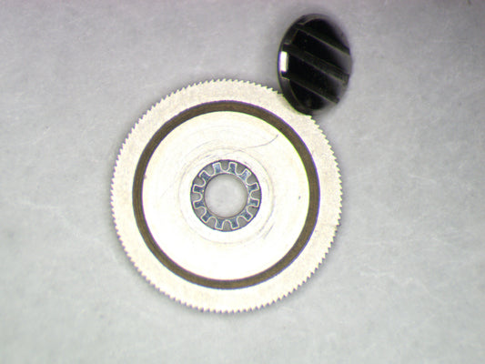 Seiko 7025A 514002 Second Reduction wheel w/screw