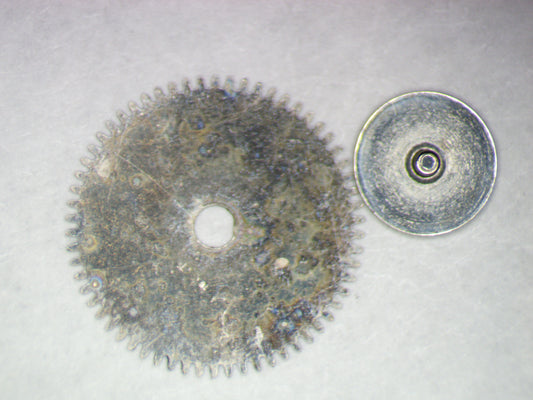 Seiko 7025A 285013 Ratchet wheel w/screw