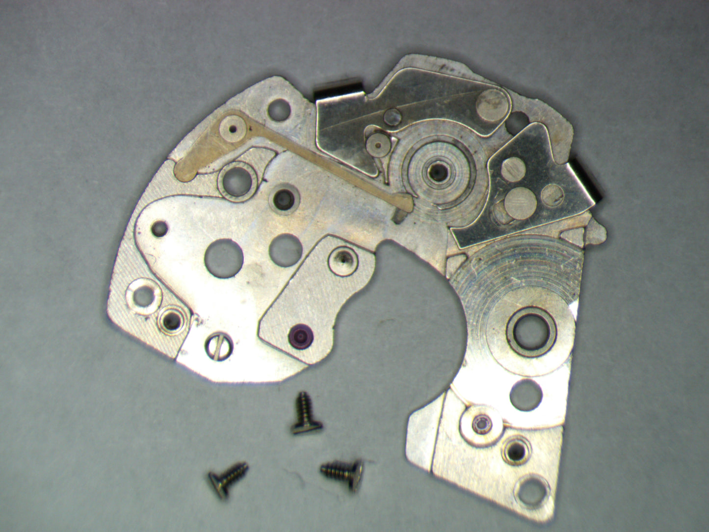 Seiko 6139A 112523 Barrel and train wheel bridge w/screws